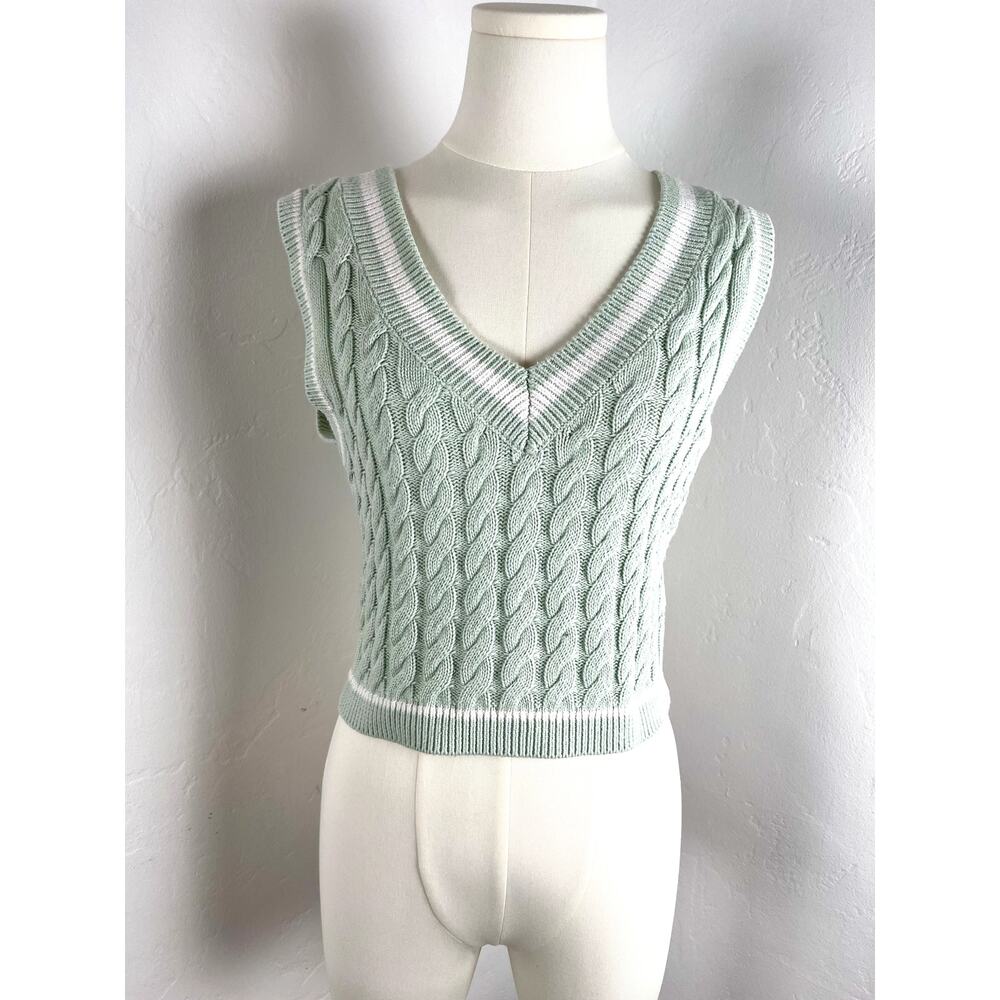 ABERCROMBIE & FITCH Muted Seafoam Green V-Neck Cable Sweater Vest (Woman: Small)